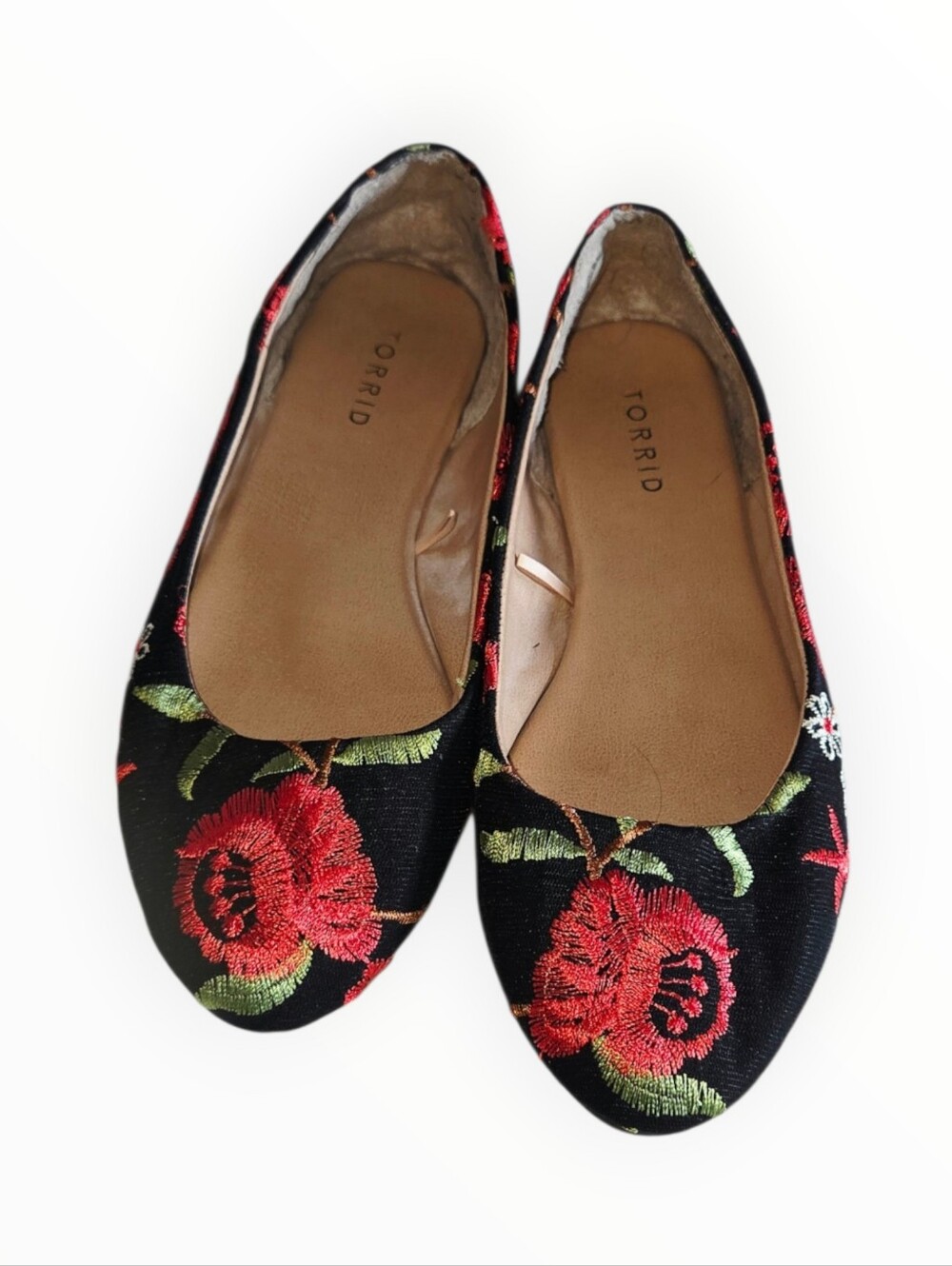 torrid 9 wide Black Floral Embroidered Ballet Flats with Red and Green Accents